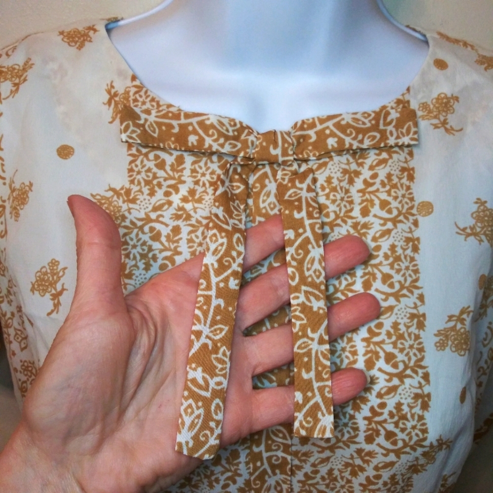 Vintage 1950's Toni Todd Ivory & Gold Floral Short Sleeve Full Skirted Day Dress - Picture 4 of 13